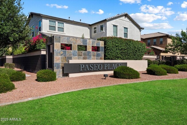 property at 203 E Roadrunner Dr