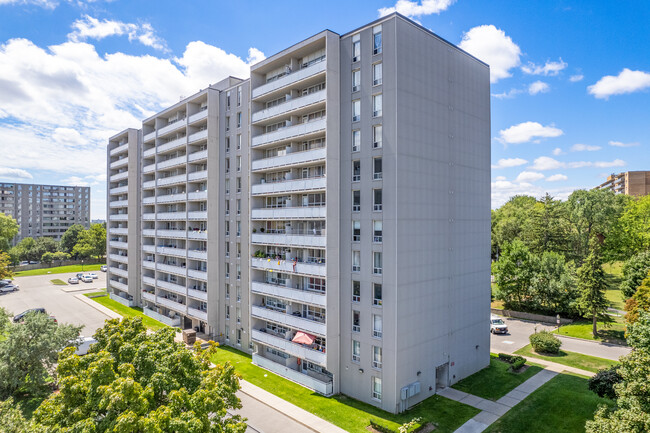 11 Antrim Cres in Toronto, ON - Building Photo - Building Photo