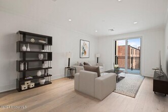 19 Washington St in Saratoga Springs, NY - Building Photo - Building Photo