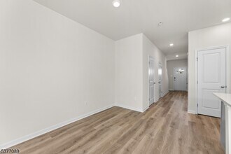 8 Anna Ln in Mount Holly, NJ - Building Photo - Building Photo