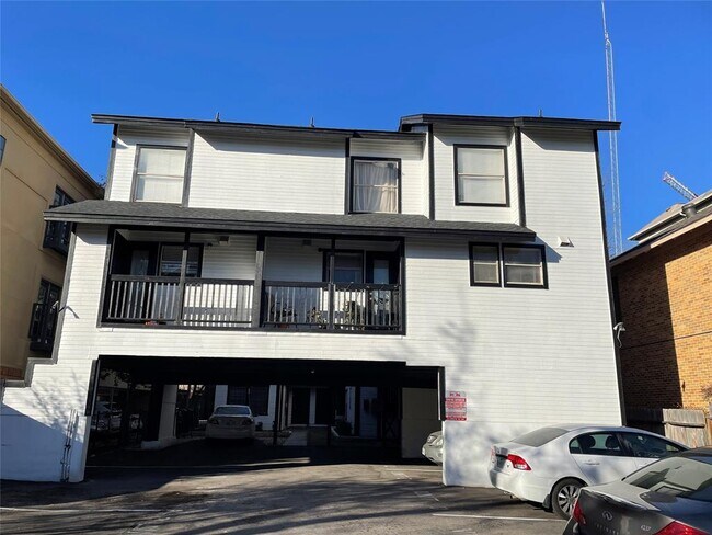 property at 912 W 22 1/2 St