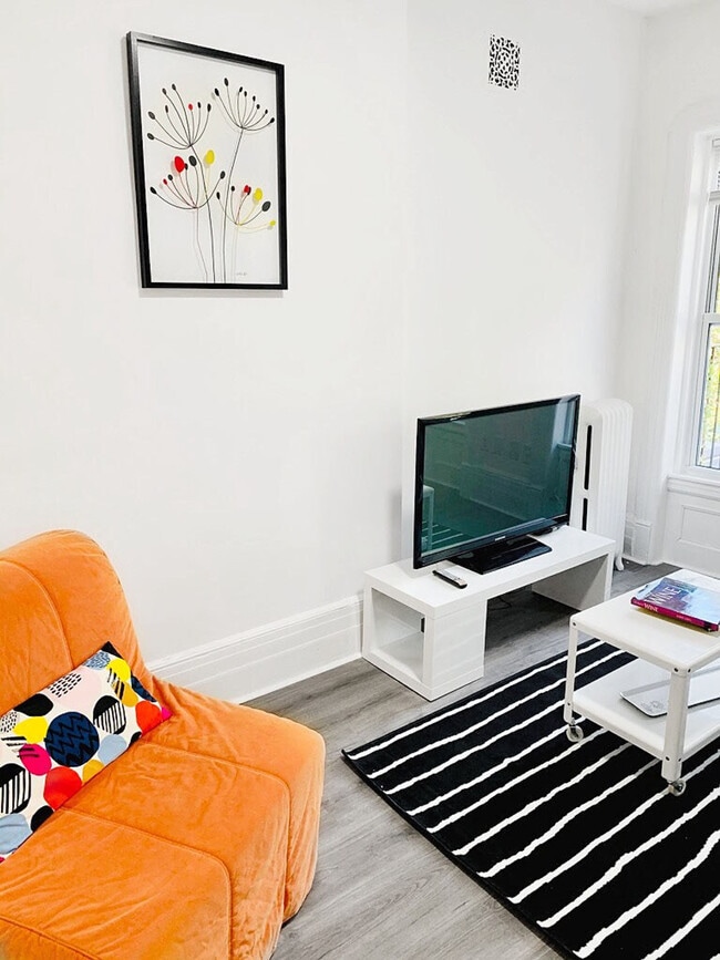 property at 206 W 138th St