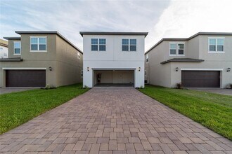 1567 Astoria Arbor Ln in Orlando, FL - Foto de edificio - Building Photo