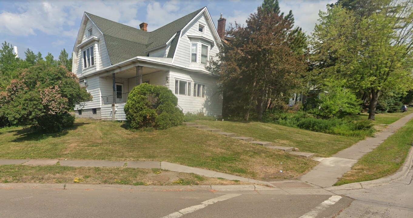 601 Woodland Ave in Duluth, MN - Building Photo