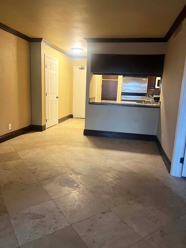 property at 205 E Harmon Ave