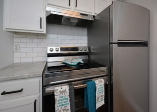 Jamestown Manor Apartments in High Point, NC - Building Photo - Building Photo