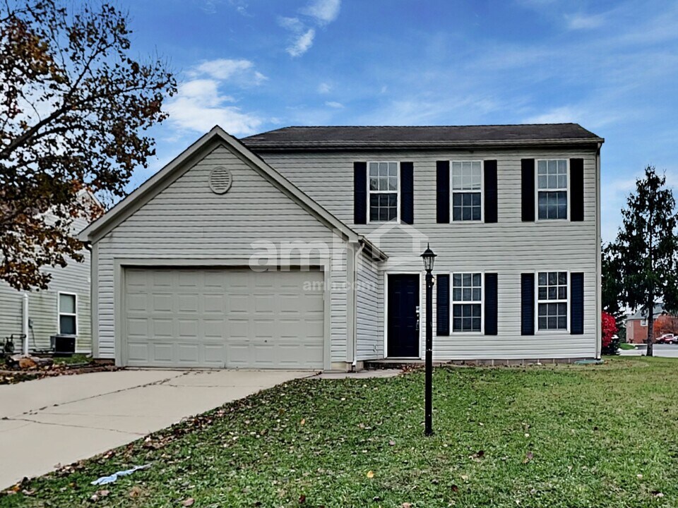 9709 Wickland Ct in Fishers, IN - Foto de edificio
