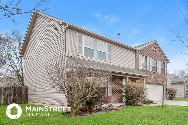 8144 Wood Hollow Ln in Indianapolis, IN - Foto de edificio - Building Photo
