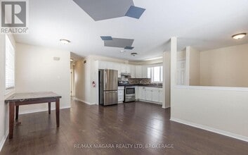 138 Carlton St in St Catharines, ON - Building Photo - Building Photo