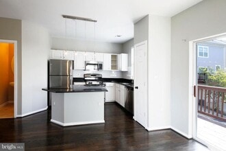 21818 Jarvis Square in Ashburn, VA - Building Photo - Building Photo