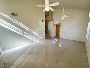 2104 Mountain Echo Ave in Henderson, NV - Building Photo - Building Photo