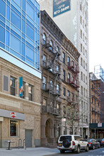 164 W 83rd St in New York, NY - Building Photo - Primary Photo