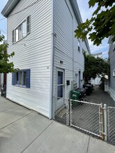 67 Gore St, Unit 2F in Cambridge, MA - Building Photo - Building Photo