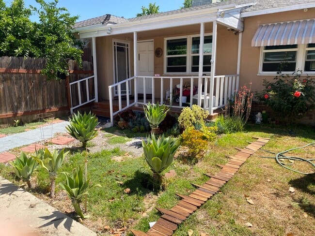 14911 Vose St, Unit 14911 Vose