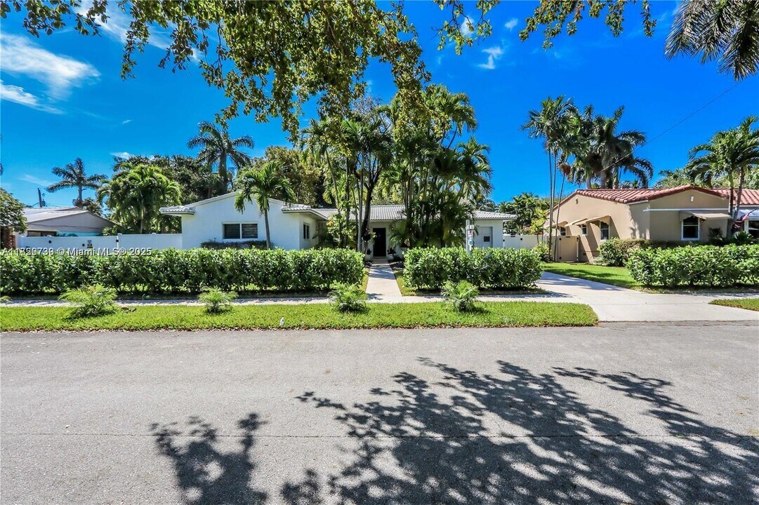 1338 Jackson St in Hollywood, FL - Building Photo