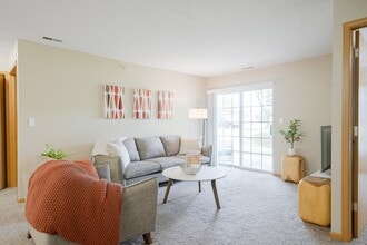 Williamsburg Park Apartments in Lincoln, NE - Foto de edificio - Building Photo