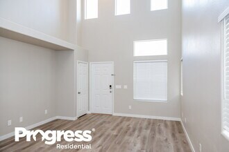 7875 Windhamridge Dr in Las Vegas, NV - Foto de edificio - Building Photo