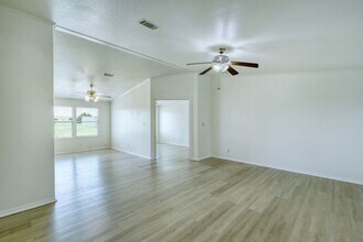 132 Co Rd 247 in Georgetown, TX - Building Photo - Building Photo