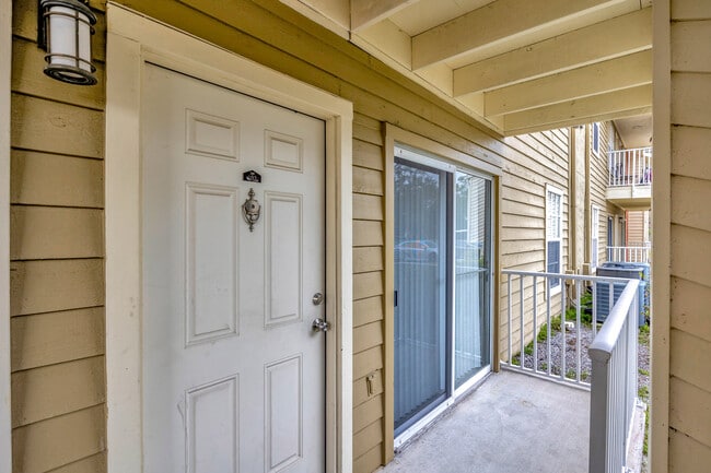 308 Lake Parsons Green in Brandon, FL - Building Photo - Building Photo