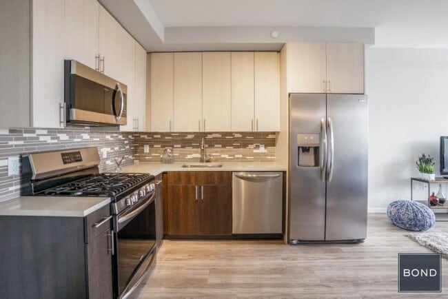178-02 Hillside Ave. in Queens, NY - Building Photo - Building Photo