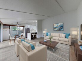 Riverwood Apartments in Napa, CA - Building Photo