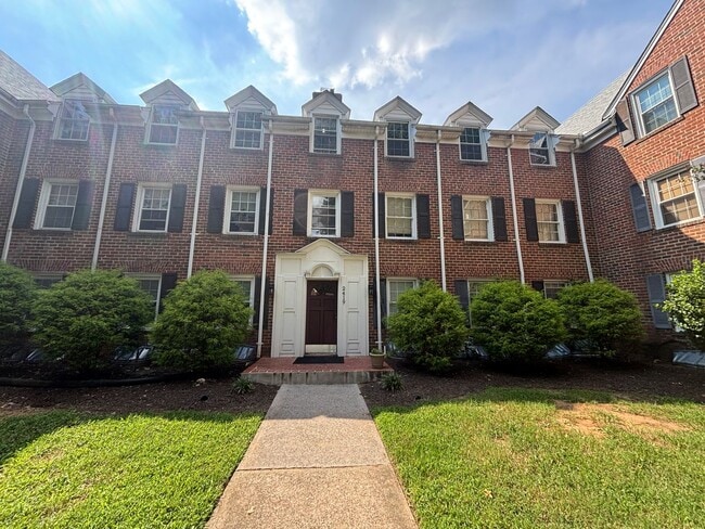 property at 2419 Longview Ave SW