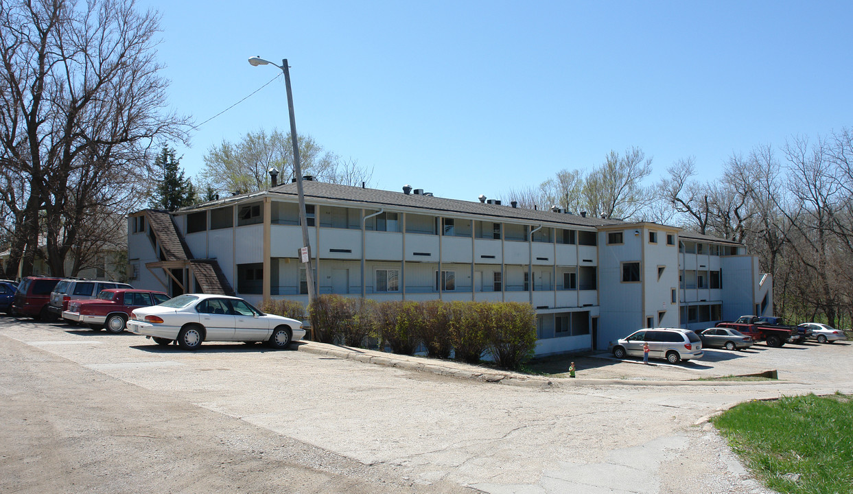 12814 S 9th St in Bellevue, NE - Foto de edificio