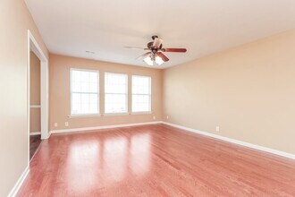 1008 Cheryl Ln in La Vergne, TN - Building Photo - Building Photo