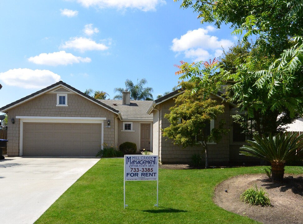 4311 W Harold Ave in Visalia, CA - Building Photo