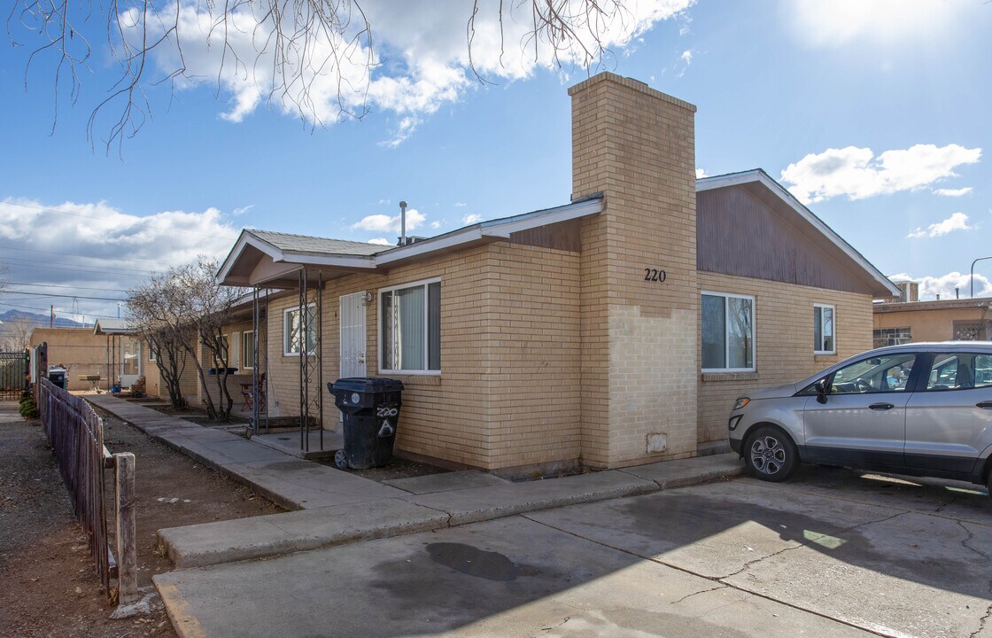 220 San Pablo St NE in Albuquerque, NM - Building Photo