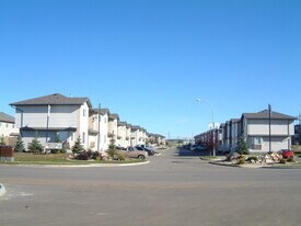 10150-10150 121 Ave in Grande Prairie, AB - Building Photo