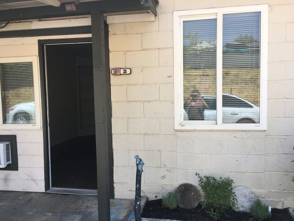 5122 Charles St-Unit -Unit 3 in Mariposa, CA - Building Photo