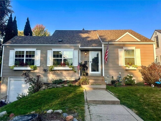 property at 2836 Dakota Ave S