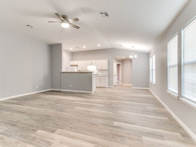 property at 2515 Leeds Ln