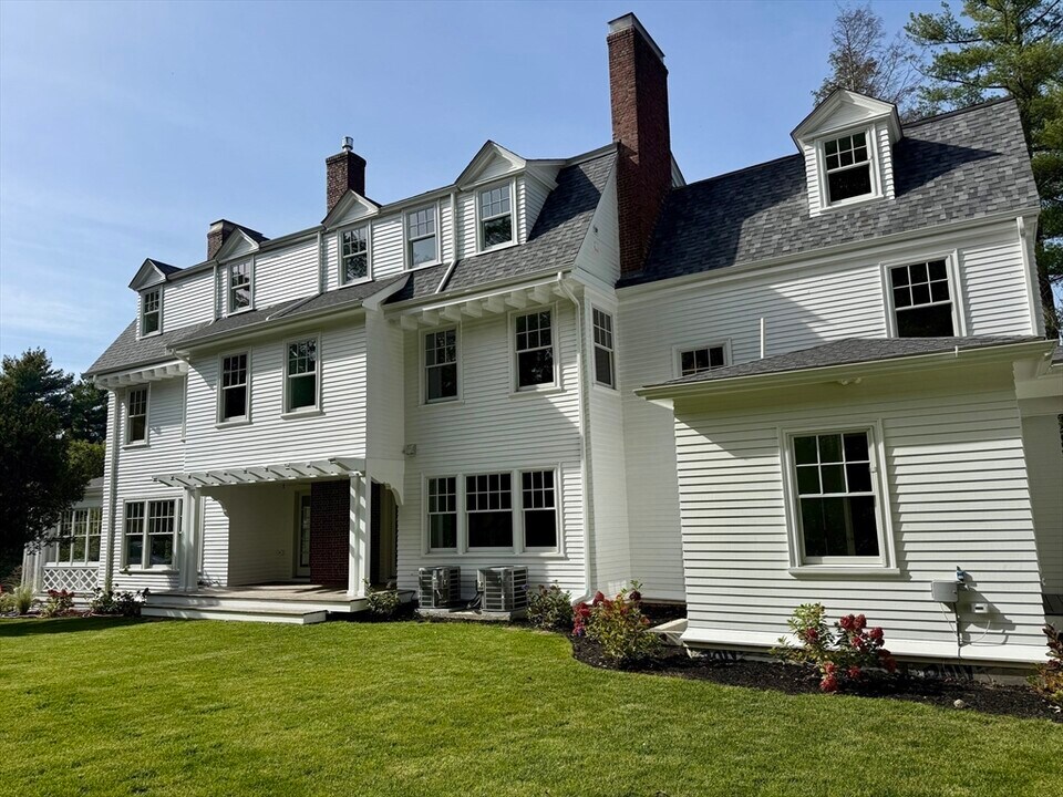 2 MA-2 in Lexington, MA - Building Photo