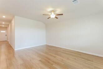 1018 Round Bale Rd in Hutto, TX - Building Photo - Building Photo