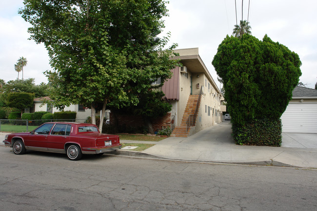 14413 Weddington St in Los Angeles, CA - Building Photo - Building Photo