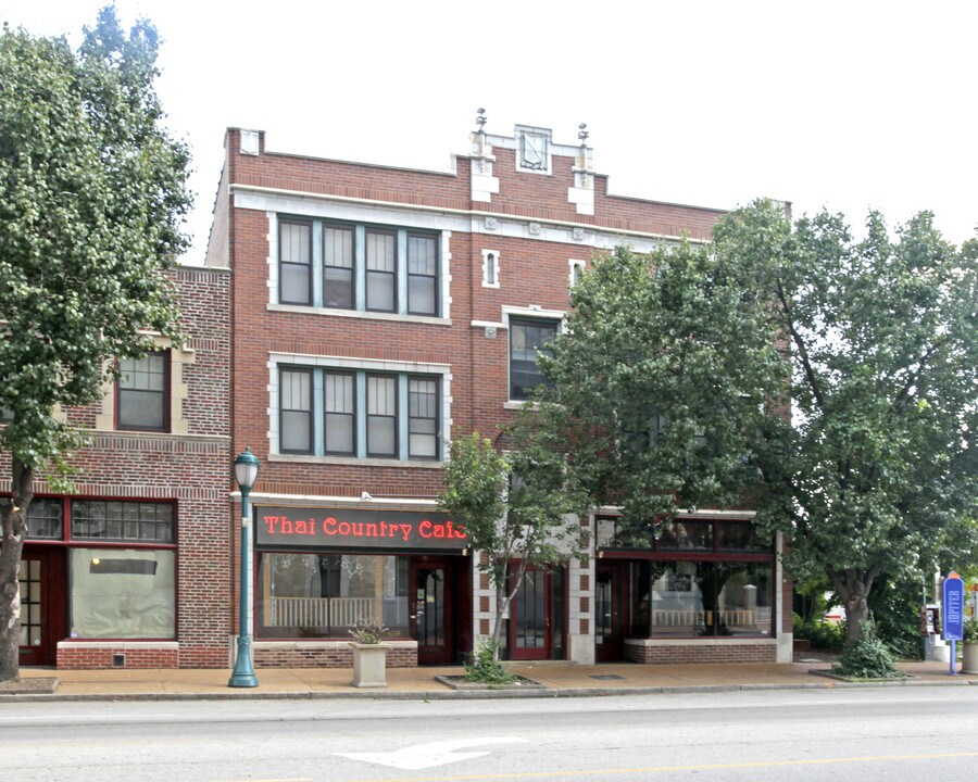 6221-6223 Delmar Blvd in St. Louis, MO - Building Photo