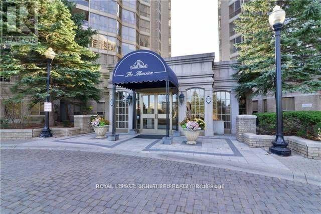 55 Kingsbridge Garden Cir in Mississauga, ON - Building Photo - Building Photo