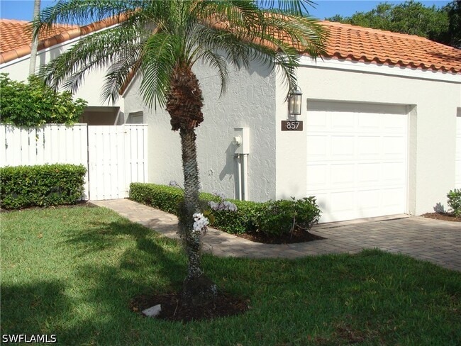 857 Reef Point Cir in Naples, FL - Building Photo - Building Photo