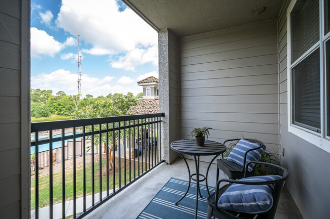 The Abbey On Lake Wyndemere in The Woodlands, TX - Building Photo - Interior Photo