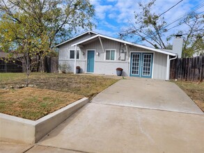 1900 Webberville Rd in Austin, TX - Building Photo - Building Photo