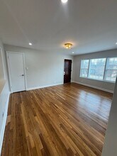 132 Ridge Ave, Unit 2 in Evanston, IL - Foto de edificio - Building Photo