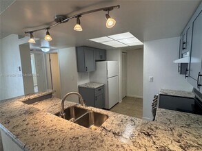 9122 W Atlantic Blvd in Coral Springs, FL - Foto de edificio - Building Photo