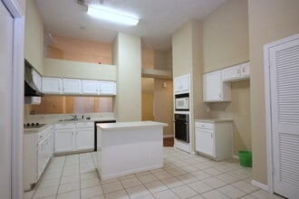 15863 Meadow Village Dr in Houston, TX - Building Photo - Building Photo