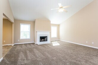 214 Oakleigh Ln in Dallas, GA - Building Photo - Building Photo