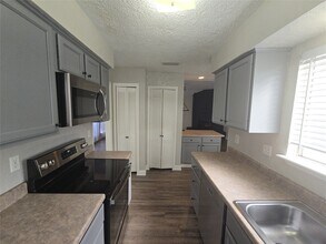 10935 Indian Vista Dr in Houston, TX - Building Photo - Building Photo