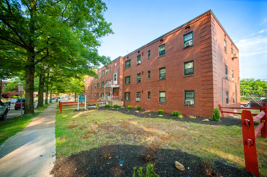 Hoodridge Hall Apartments and Townhomes in Pittsburgh, PA - Building Photo