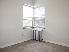 Bel Charlton in Pittsburgh, PA - Building Photo - Building Photo