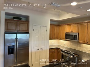 7612 Lake Vista Ct in Lakewood Ranch, FL - Building Photo - Building Photo